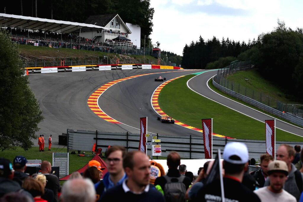 Kurz vor GP von Belgien: FIA belegt Top-Fahrer mit Startplatzstrafe von 10 Plätzen