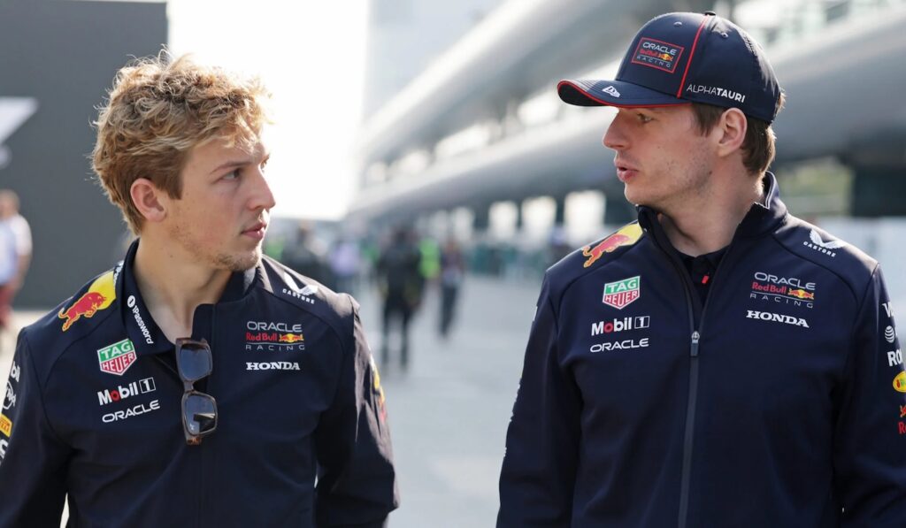 Liam Lawson en Max Verstappen