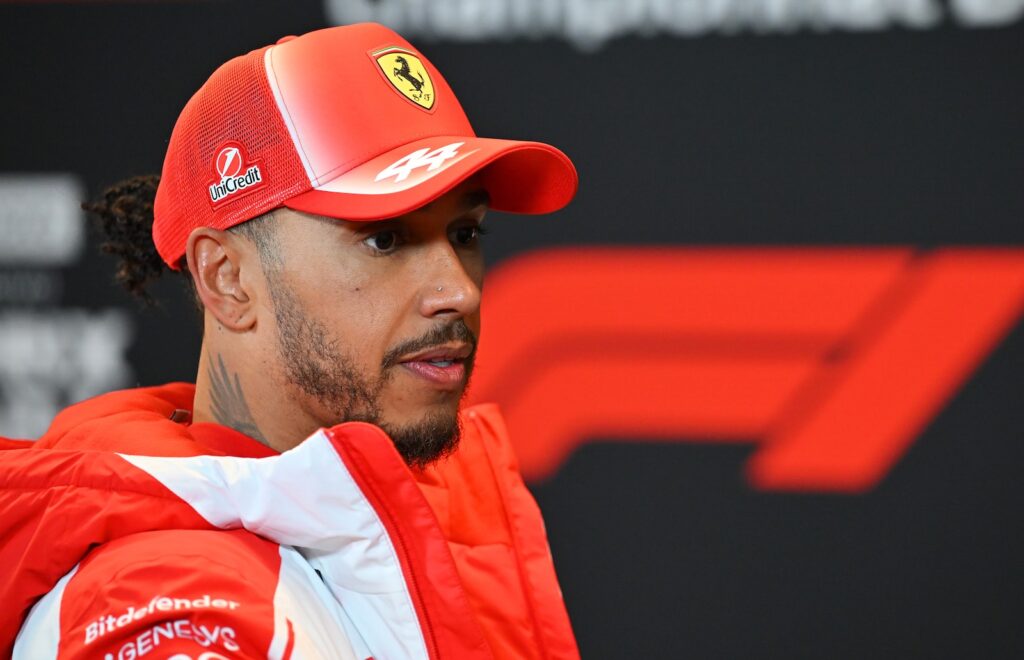 Lewis Hamilton ignoriert Ferrari gleich vier Mal und erntet vernichtende Kritik von F1-Kommentator